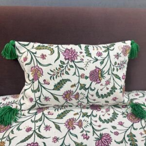 close-up-of-woven-geometric-pillow-texture luxury-damask-jacquard-cushion-cover